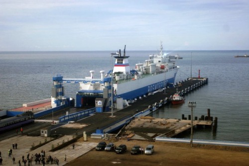 Паромная переправа порт Новороссийск - порт Керчь (Крым)