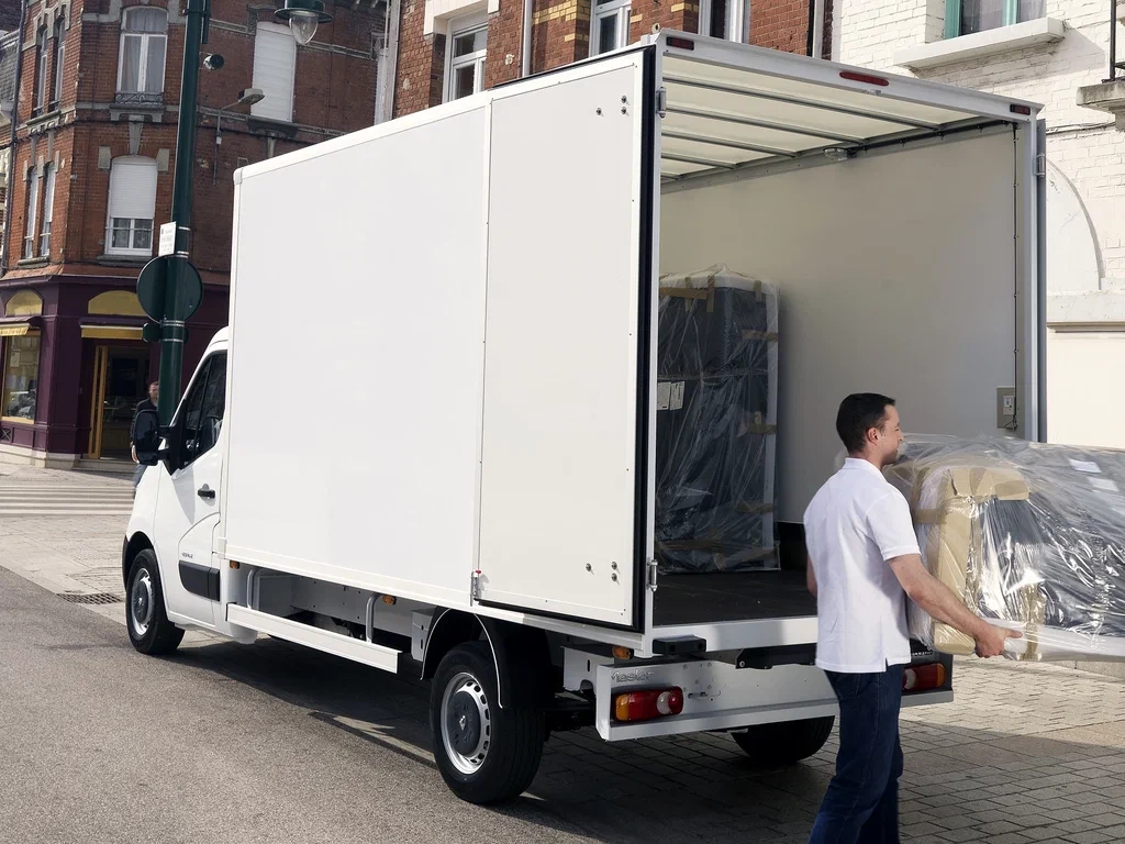 Грузовик для мебели
